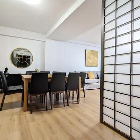 Divas King Apartment