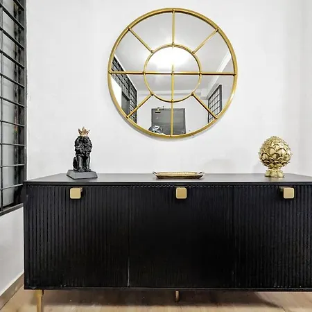 Divas King Apartment